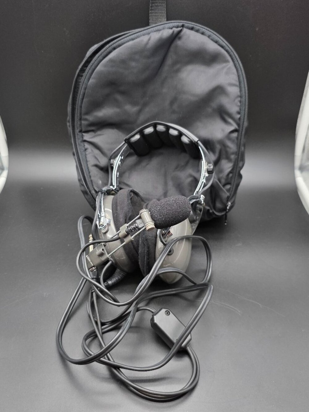 Pilot Avionics PA11–40 Pilot's Headset with Microphone